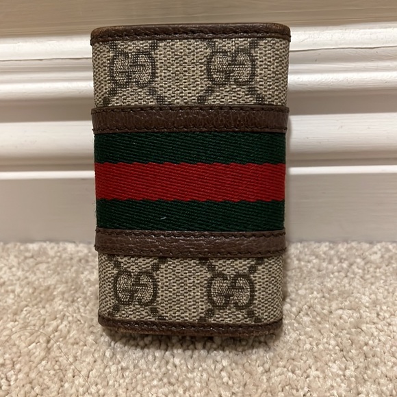 Gucci supreme key holder - Picture 2 of 5